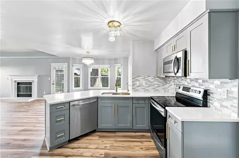Kitchen - 52 Locksley Dr, Hampton, VA 23666 photo 2 of 5