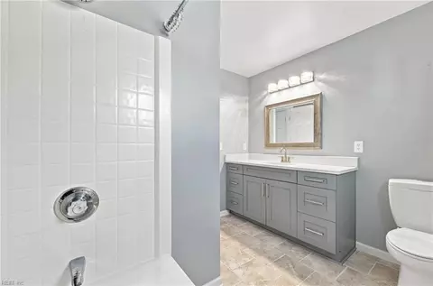 Bath - 52 Locksley Dr, Hampton, VA 23666 photo 6 of 7