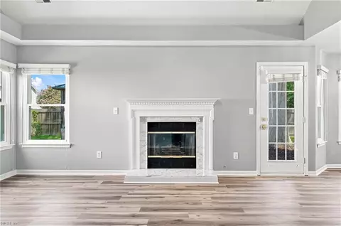 Living - 52 Locksley Dr, Hampton, VA 23666 photo 1 of 8