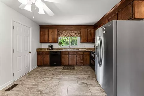 Kitchen - 1 Garrett Dr, Hampton, VA 23669 photo 3 of 3
