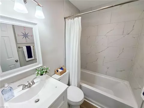 Bath - 303 Dover Rd, Hampton, VA 23666 photo 1 of 2