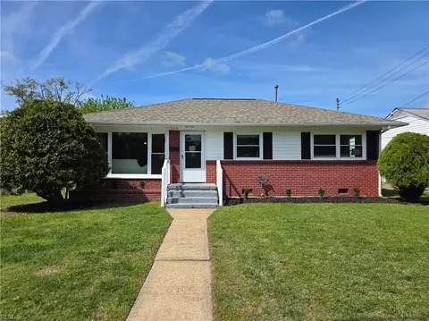 Exterior - 303 Dover Rd, Hampton, VA 23666 photo 7 of 7