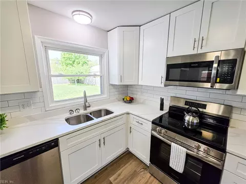 Kitchen - 303 Dover Rd, Hampton, VA 23666 photo 3 of 4