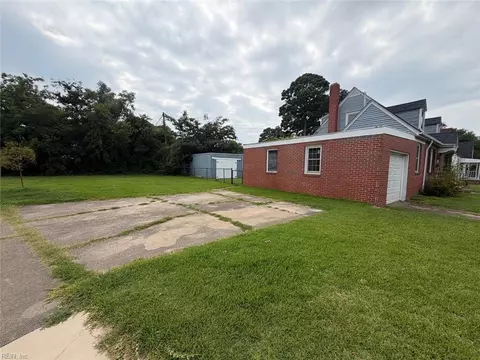 Exterior - 165 Commodore Dr, Norfolk, VA 23503 photo 5 of 5