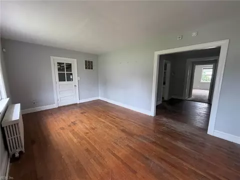 Living - 165 Commodore Dr, Norfolk, VA 23503 photo 2 of 4