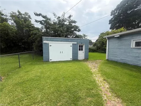 Exterior - 165 Commodore Dr, Norfolk, VA 23503 photo 4 of 5