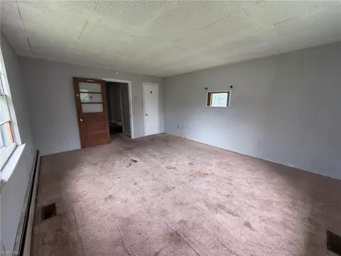 Living - 165 Commodore Dr, Norfolk, VA 23503 photo 3 of 4