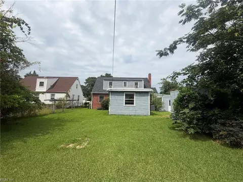 Exterior - 165 Commodore Dr, Norfolk, VA 23503 photo 3 of 5