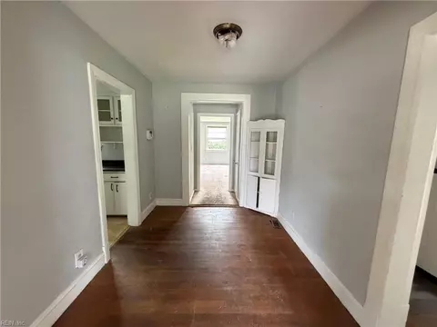 Entry Way - 165 Commodore Dr, Norfolk, VA 23503 photo 1 of 2