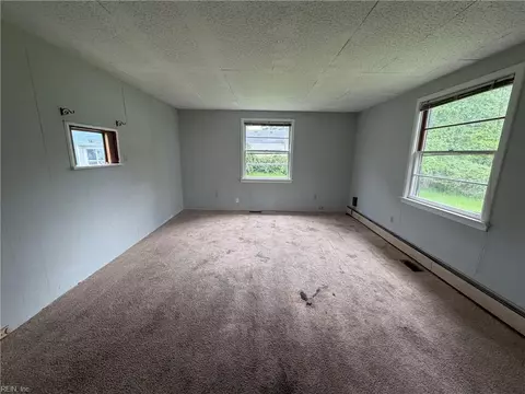 Living - 165 Commodore Dr, Norfolk, VA 23503 photo 4 of 4