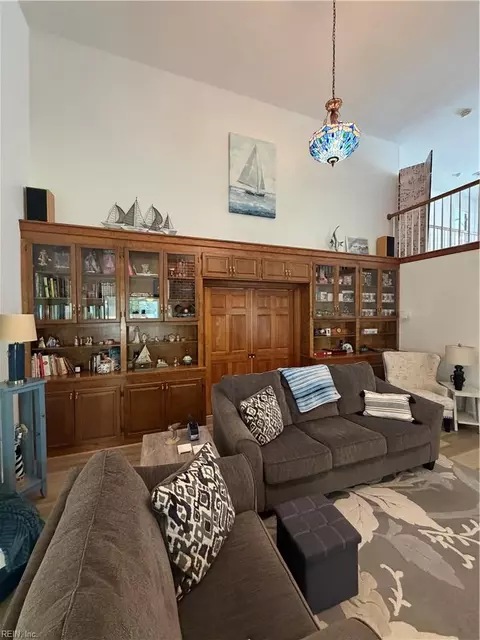Living - 3120 Deans Ct, Chesapeake, VA 23321 photo 2 of 3