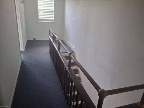 Entry Way - 27 E Mellen St, Hampton, VA 23663 photo 2 of 4