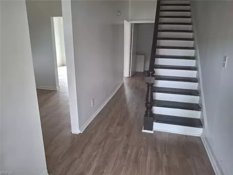 Entry Way - 27 E Mellen St, Hampton, VA 23663 photo 4 of 4