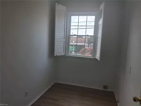 Bedroom - 27 E Mellen St, Hampton, VA 23663 photo 1 of 4