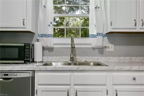 Kitchen - 121 Springdale Way, Hampton, VA 23666 photo 5 of 5