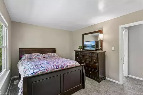 Bedroom - 121 Springdale Way, Hampton, VA 23666 photo 7 of 9
