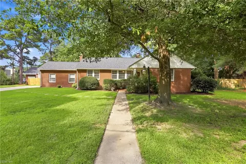 4624 Kemp Dr, Portsmouth, VA 23703