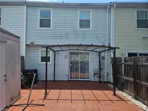 Exterior - 3202 Clover Rd E, Chesapeake, VA 23321 photo 2 of 2