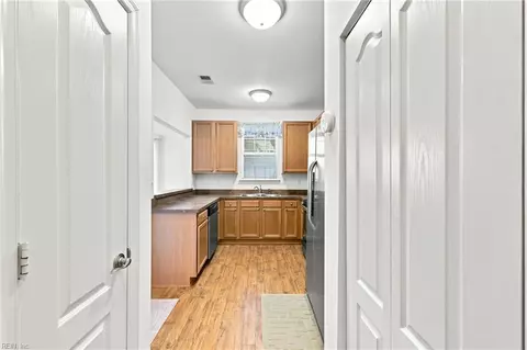 Entry Way - 1535 Hambledon Loop, Chesapeake, VA 23320 photo 3 of 4