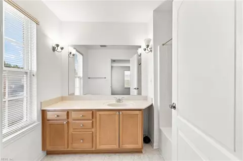 Bath - 1535 Hambledon Loop, Chesapeake, VA 23320 photo 2 of 5