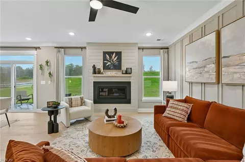 Living - Mm Davidson, Suffolk, VA 23435 photo 3 of 4