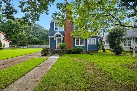 Exterior - 154 Alleghany Rd, Hampton, VA 23661 photo 3 of 9