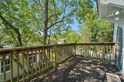 Exterior - 154 Alleghany Rd, Hampton, VA 23661 photo 5 of 9