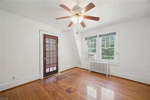 Bedroom - 154 Alleghany Rd, Hampton, VA 23661 photo 3 of 6