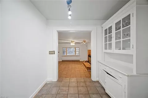 Entry Way - 154 Alleghany Rd, Hampton, VA 23661 photo 1 of 1