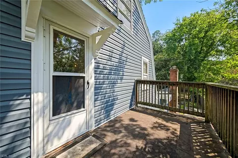 Exterior - 154 Alleghany Rd, Hampton, VA 23661 photo 6 of 9