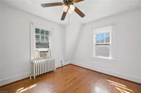 Bedroom - 154 Alleghany Rd, Hampton, VA 23661 photo 5 of 6