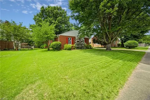 Exterior - 6 Redman Ct, Hampton, VA 23669 photo 3 of 10