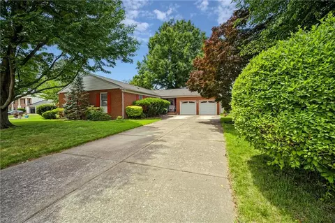 Exterior - 6 Redman Ct, Hampton, VA 23669 photo 2 of 10