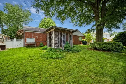 Exterior - 6 Redman Ct, Hampton, VA 23669 photo 6 of 10