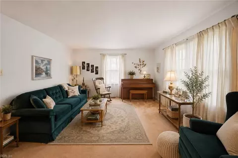 Living - 6 Redman Ct, Hampton, VA 23669 photo 1 of 3