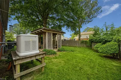 Exterior - 6 Redman Ct, Hampton, VA 23669 photo 9 of 10