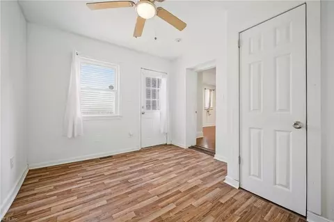 Entry Way - 1129 Hazel Ave, Chesapeake, VA 23325 photo 3 of 6