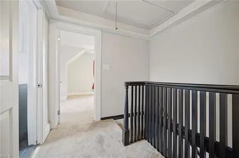 Entry Way - 1129 Hazel Ave, Chesapeake, VA 23325 photo 5 of 6