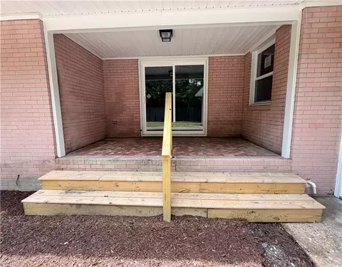 Exterior - 10 C C Spaulding Dr, Hampton, VA 23666 photo 5 of 7