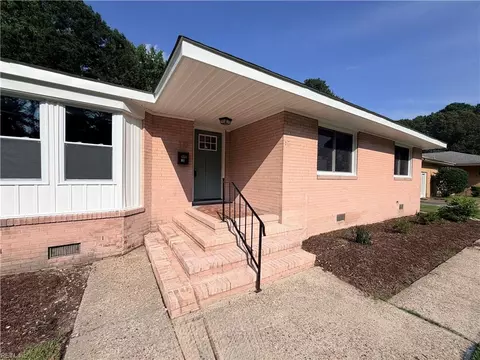 Exterior - 10 C C Spaulding Dr, Hampton, VA 23666 photo 2 of 7