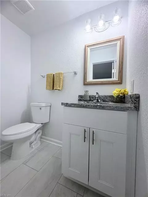 Bath - 10 C C Spaulding Dr, Hampton, VA 23666 photo 1 of 6