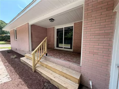 Exterior - 10 C C Spaulding Dr, Hampton, VA 23666 photo 4 of 7