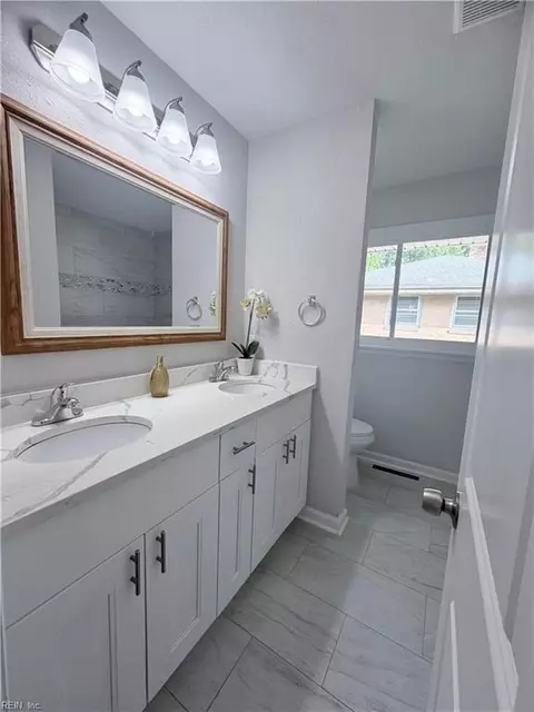 Bath - 10 C C Spaulding Dr, Hampton, VA 23666 photo 5 of 6