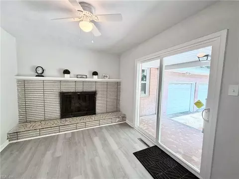 Living - 10 C C Spaulding Dr, Hampton, VA 23666 photo 3 of 7