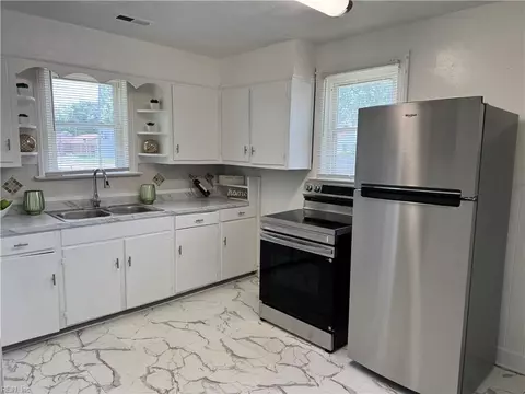 2801 Mapleton Ave, Norfolk, VA 23504 photo 3