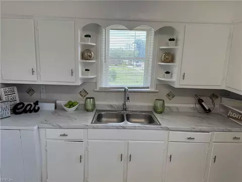 2801 Mapleton Ave, Norfolk, VA 23504 photo 6