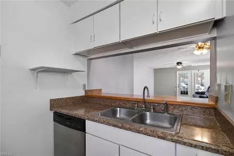 Kitchen - 3520 Sugar Run Rn Run, Chesapeake, VA 23321 photo 2 of 3