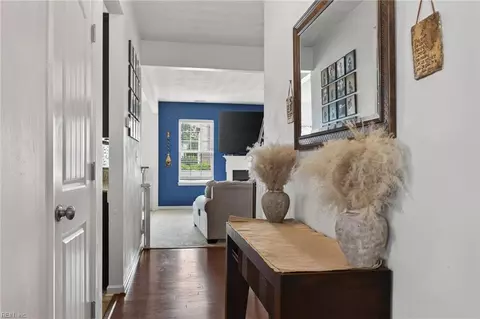 Entry Way - 67 Manilla Ln, Hampton, VA 23669 photo 5 of 6