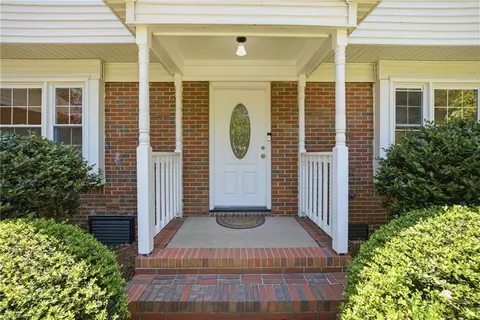 3421 Kings Grant Rd, Virginia Beach, VA 23452