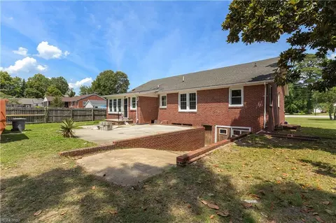 Exterior - 161 Lasalle Ave, Hampton, VA 23661 photo 5 of 8